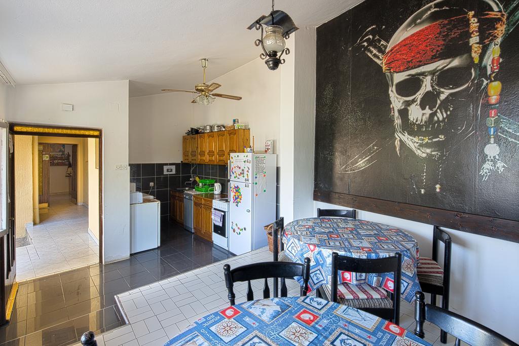 Pirate Backpackers Ulcinj Exterior photo